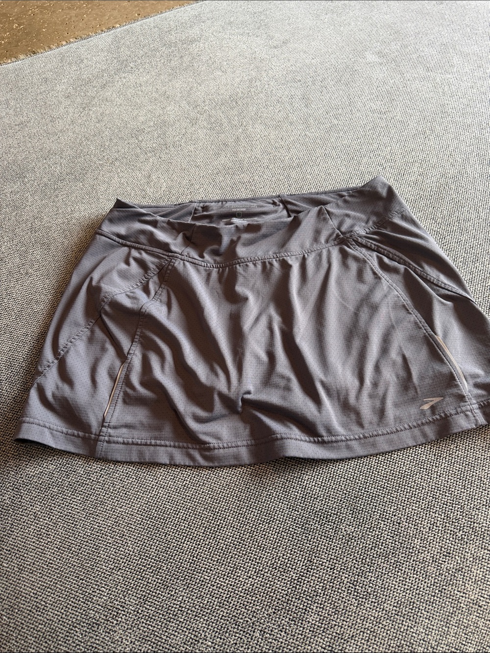 Brooks - Charcoal Athletic Tennis Mini Skirt with Built in shorts non skid sz Lg